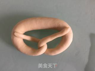 德国碱水面包普雷结的做法步骤：7