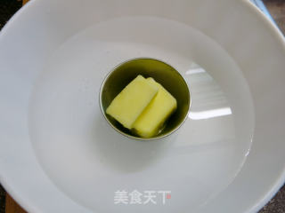母亲节草莓小蛋饼的做法步骤：1
