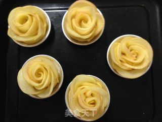 苹果玫瑰花的做法步骤：12