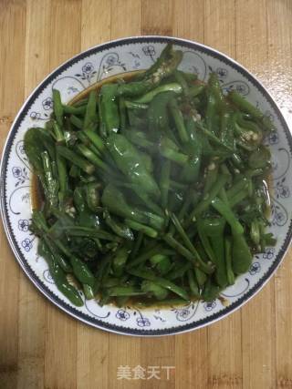 辣椒炒香芹的做法步骤：3