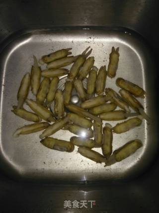 爆炒蛏子的做法步骤：1