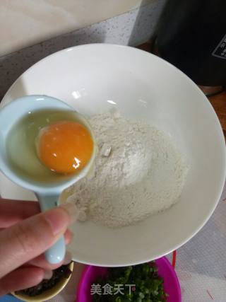蔬菜鸡蛋饼的做法步骤：2