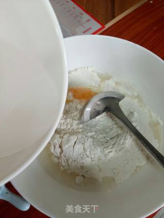 蔬菜鸡蛋饼的做法步骤：3