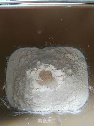 花篮面包的做法步骤：1