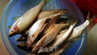 香煎鳊鱼的做法步骤：1