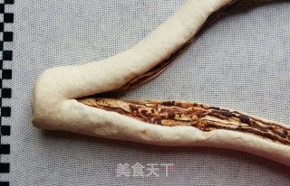 天然酵种红糖肉桂巧克力面包卷的做法步骤：10