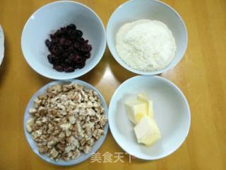 核桃蔓越莓牛轧糖的做法步骤：2