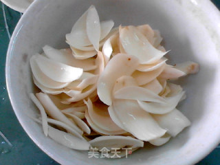 木耳鸡蛋炒百合的做法步骤：4