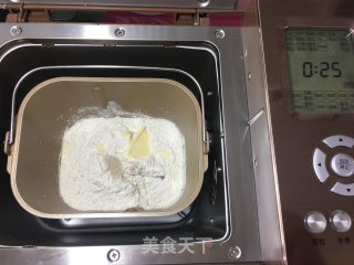 美味的牛排披萨的做法步骤：1