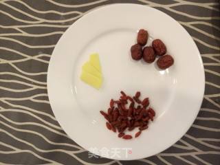 黄芪乌鸡补汤的做法步骤：2
