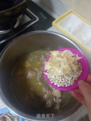 海鲜菇土鸡汤的做法步骤：6