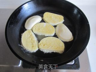 黄金馒头片配火腿蜜桃生菜卷的做法步骤：8