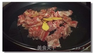 炒排骨的做法步骤：1