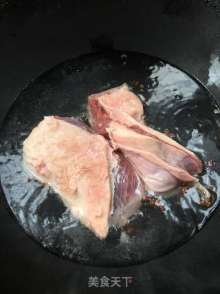 胡萝卜炖牛腩的做法步骤：1