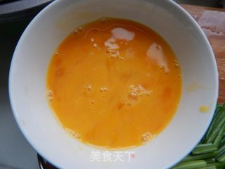 韭菜苔炒鸡蛋的做法步骤：3