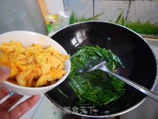 韭菜苔炒鸡蛋的做法步骤：8