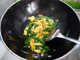 韭菜苔炒鸡蛋的做法步骤：10