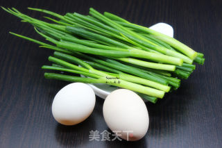 香葱炒蛋的做法步骤：1