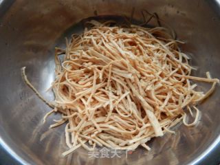 凉拌云丝的做法步骤：1