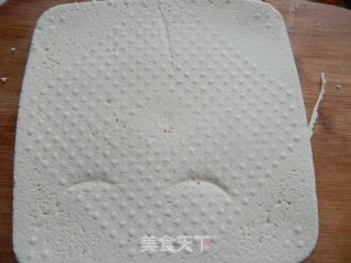 香炸豆腐丸子的做法步骤：1