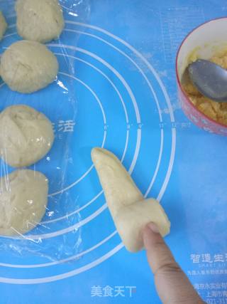椰香挤挤包的做法步骤：12