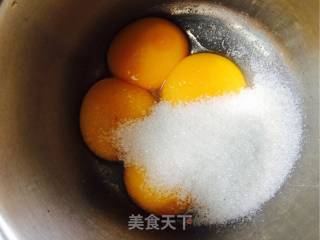 芒果夏洛特的做法步骤：1