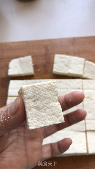 鳕鱼炖豆腐的做法步骤：2