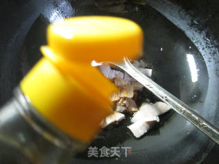 尖椒五花肉炒西葫芦的做法步骤：2