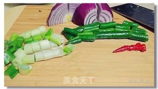 葱椒酱肉的做法步骤：2