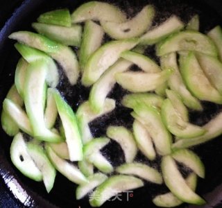 丝瓜何仙菇溜鱼片的做法步骤：5