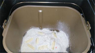 椰蓉蝴蝶包的做法步骤：1
