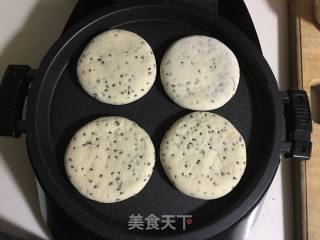 黑芝麻发面烧饼的做法步骤：14