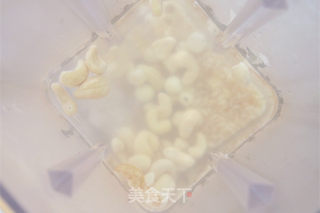 仿佛能看到荷花的莲香奶露的做法步骤：3