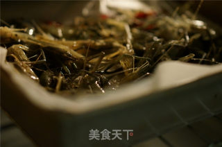 脆香花生河虾的做法步骤：5
