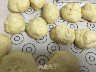 牛奶豆沙小餐包的做法步骤：6