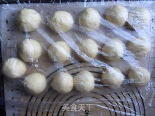 益力多肉松小餐包的做法步骤：5