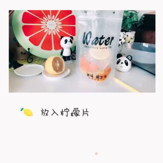 一款超火的自制排毒养颜水的做法步骤：5