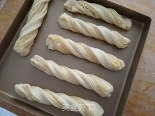 椰蓉小麻花的做法步骤：11