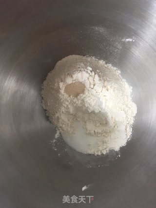 椰蓉辫子面包的做法步骤：1