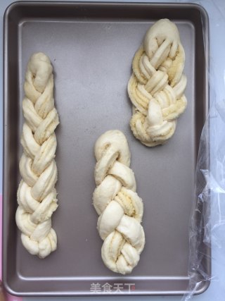 椰蓉辫子面包的做法步骤：21