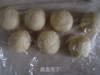 沙拉奶酪肉松面包的做法步骤：4