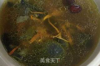 虫草花乌鸡滋补汤的做法步骤：7