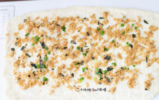 葱香海苔肉松包的做法步骤：5