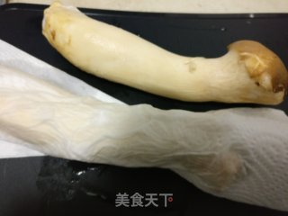 咸蛋杏鲍菇的做法步骤：1
