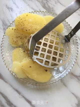 香烤土豆洋葱圈的做法步骤：1