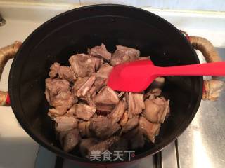 红焖铁锅羊排的做法步骤：3