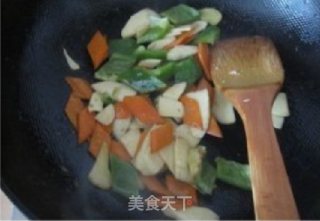时令鲜蔬小炒潮白黑鱼的做法步骤：6