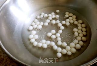 酒酿圆子枸杞粥的做法步骤：4