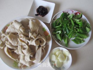 香辣豆豉炒面筋的做法步骤：1