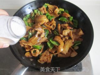 香辣豆豉炒面筋的做法步骤：6